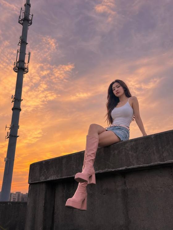 Rooftop Sunset Fashion Portrait AI portrait template preview